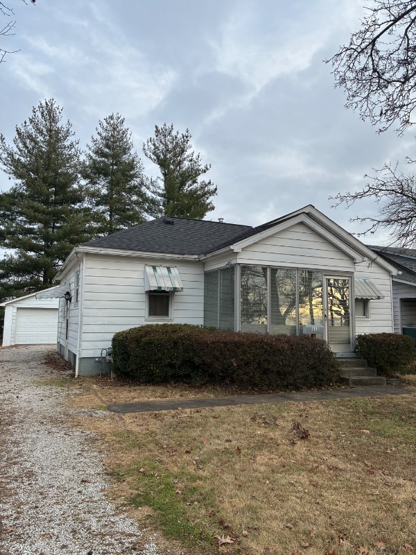 property at 112 S Villa Dr