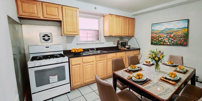 300 51st St in West New York, NJ - Building Photo - Building Photo