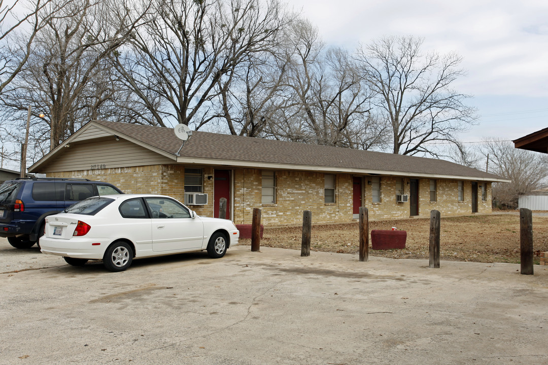 Cottage Apartments in Noble, OK - Building Photo