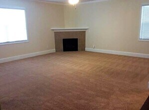 7428 Toccoa Cir in Union City, GA - Foto de edificio - Building Photo