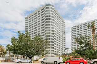 905 Brickell Bay Dr Apartments