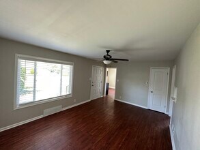 1463 W Arapahoe Ave in Salt Lake City, UT - Foto de edificio - Building Photo