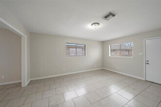 803 1/2 Ellena Rd in Houston, TX - Building Photo - Building Photo