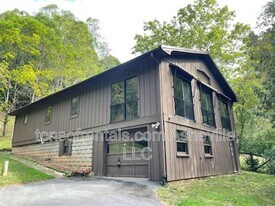 304 Wilson Cove Rd in Swannanoa, NC - Building Photo