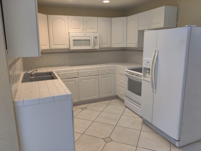 6251 SW 41st St in Davie, FL - Building Photo - Building Photo