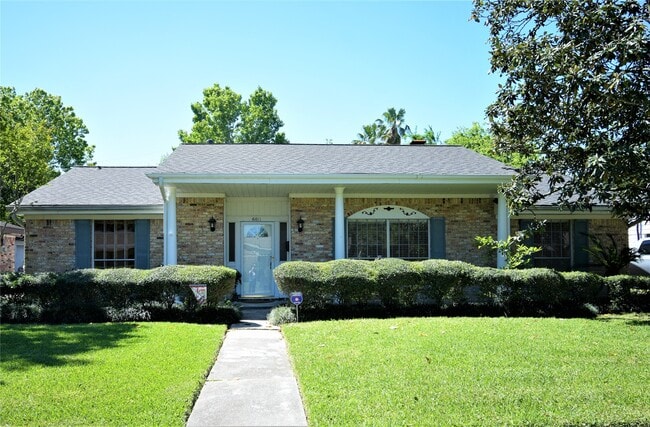 6011 Arboles Dr in Houston, TX - Building Photo - Building Photo