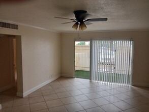 32 NE 22nd Ave in Pompano Beach, FL - Building Photo - Building Photo