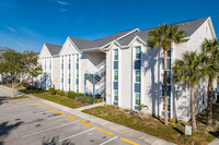 Summer Lake Villas, LLC in New Port Richey, FL - Foto de edificio - Building Photo