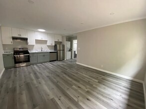 1249 Center Ave in Oceanside, CA - Building Photo - Building Photo