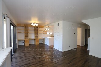 19651 Castellana Plaza in Yorba Linda, CA - Building Photo - Building Photo
