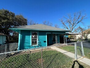 511 W Theo Ave in San Antonio, TX - Building Photo - Building Photo