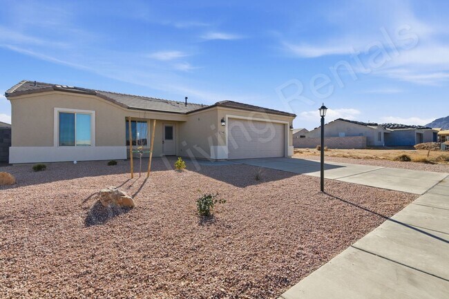 2746 E Hermosa Vis in Kingman, AZ - Building Photo - Building Photo