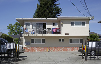 2912 Otis St in Berkeley, CA - Building Photo - Building Photo