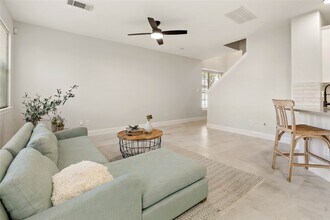 10 Scenic Brook Ct in Spring, TX - Building Photo - Building Photo