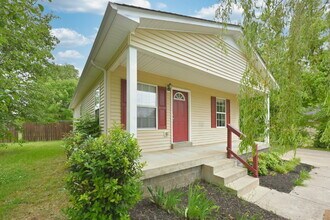 303 W 15th Ave in Springfield, TN - Building Photo - Building Photo