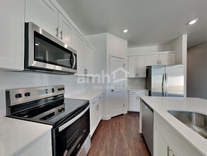 17138 W Golden Ln in Waddell, AZ - Building Photo - Building Photo
