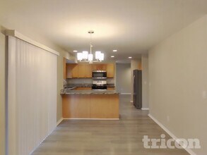 14203 SE 282nd St in Kent, WA - Building Photo - Building Photo