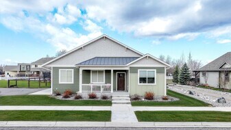 2421 Lasso Ave in Bozeman, MT - Building Photo