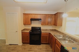 5000 Imperial Eagle Dr, Unit Multiple Spaces in Killeen, TX - Building Photo - Building Photo