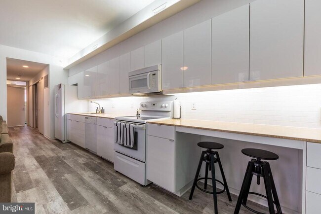 2119 E Cumberland St, Unit 2 in Philadelphia, PA - Building Photo - Building Photo