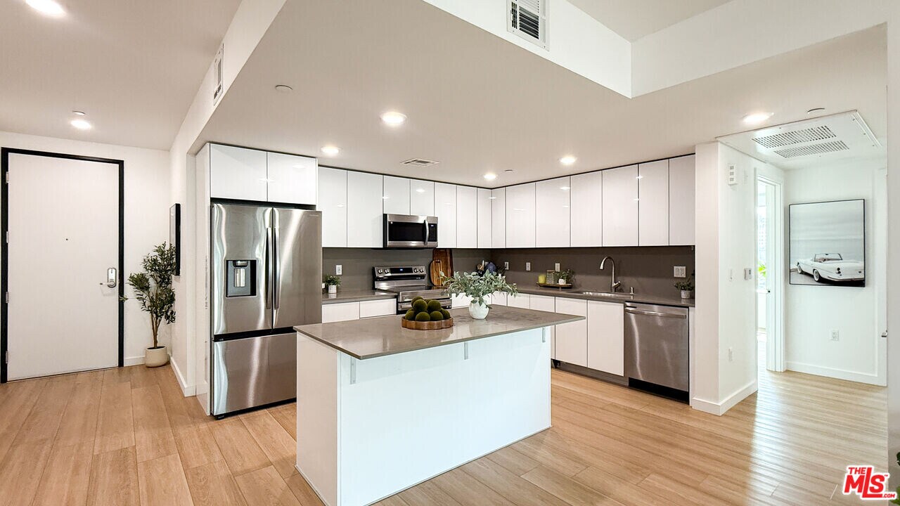 1759 N Gower St in Los Angeles, CA - Building Photo