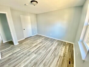 1902 S Claremont Ave, Unit Randy in Independence, MO - Foto de edificio - Building Photo