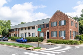 Brookville Townhomes in Alexandria, VA - Building Photo - Building Photo