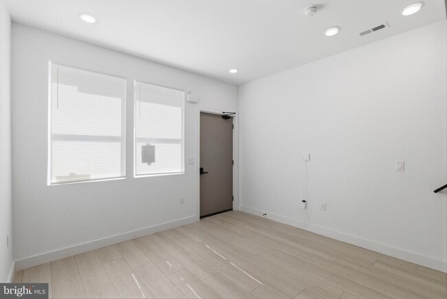 property at 1007 W Orleans St