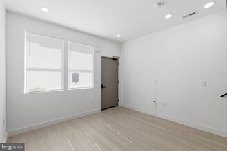 1005 W Orleans St in Philadelphia, PA - Building Photo - Building Photo