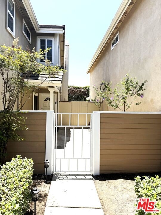 3712 Carrington Ct in Inglewood, CA - Building Photo - Building Photo