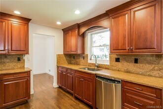 20 Walker Ave in Rye, NY - Building Photo - Building Photo