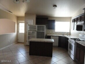 4657 Joseph Rodriguez Dr in El Paso, TX - Building Photo - Building Photo