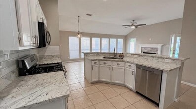 3017 Quill Meadow Dr in League City, TX - Building Photo - Building Photo