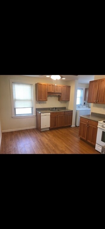 76 Brooks St, Unit #1 in Boston, MA - Building Photo - Building Photo