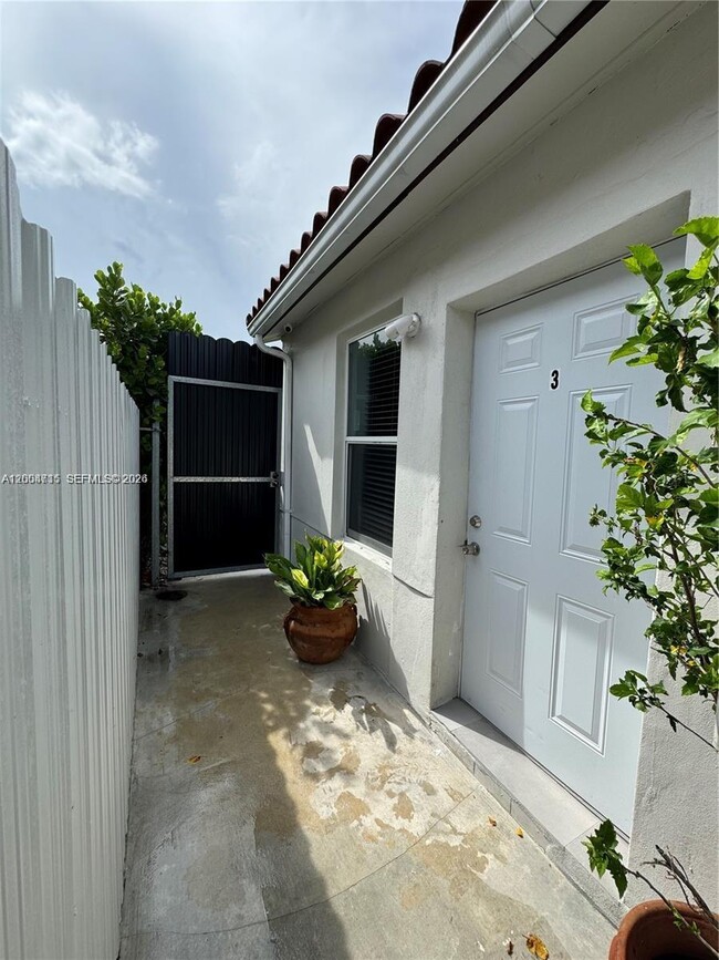 6335 N Miami Ave in Miami, FL - Building Photo - Building Photo