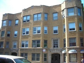 2200 W Foster Ave in Chicago, IL - Building Photo