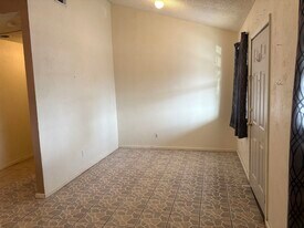 102 I Ave in Del Rio, TX - Building Photo