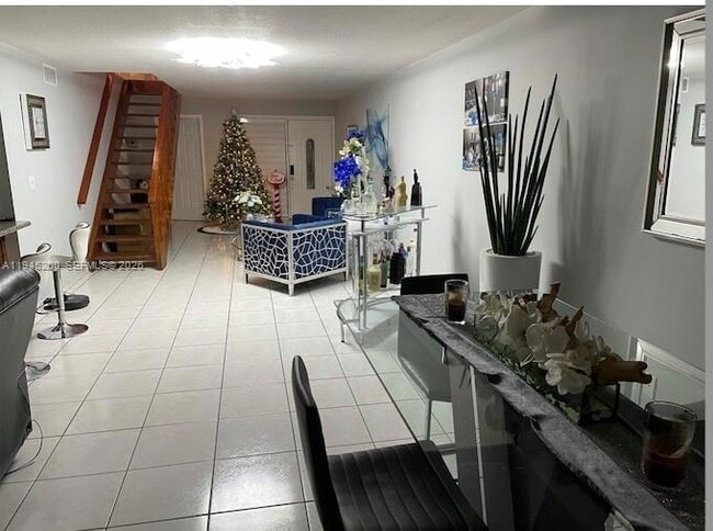 8408 NW 8th St, Unit 8408 in Miami, FL - Building Photo - Building Photo