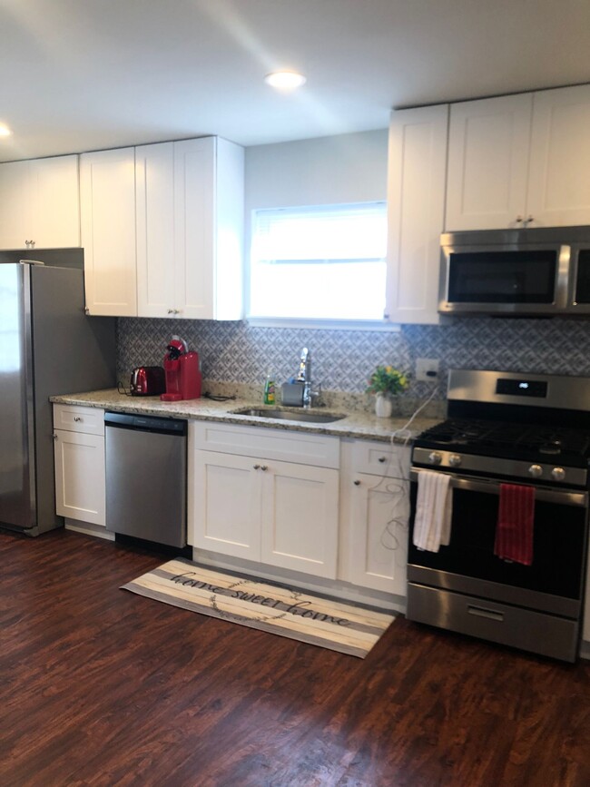 The Glen Burnie - Cozy Studio Apartments in Glen Burnie, MD - Foto de edificio - Building Photo