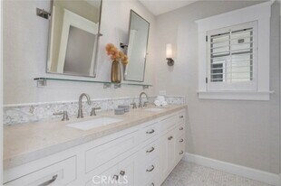 426 Dahlia Ave in Newport Beach, CA - Building Photo