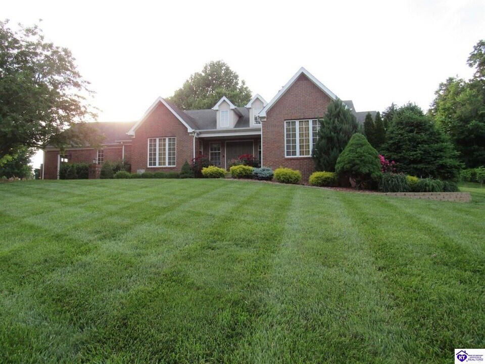 708 Foxfire Rd in Elizabethtown, KY - Building Photo