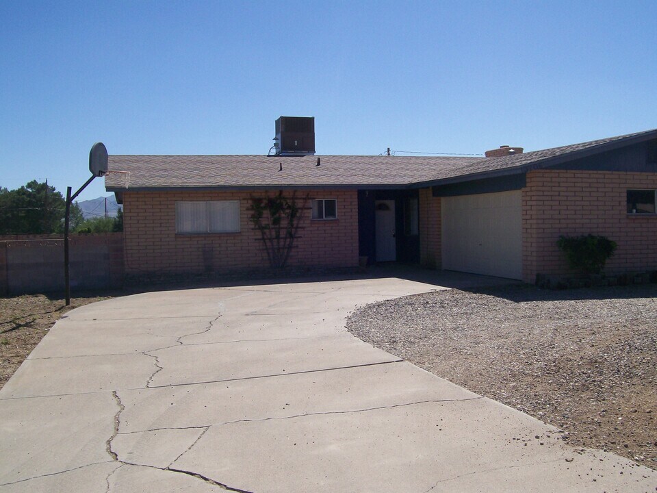 3706 Martingale Dr in Kingman, AZ - Building Photo