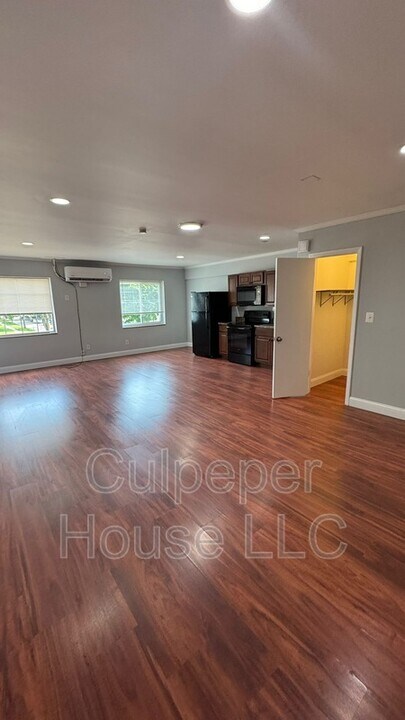 2854 W Sylvania Ave in Toledo, OH - Building Photo