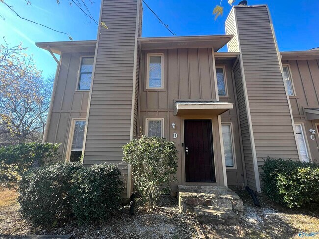 property at 9007 Mahogany Row SE