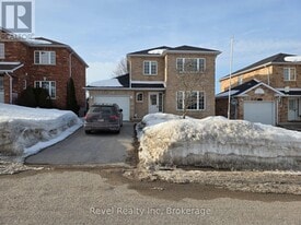 1026 Whitney Crescent in Midland, ON - Building Photo
