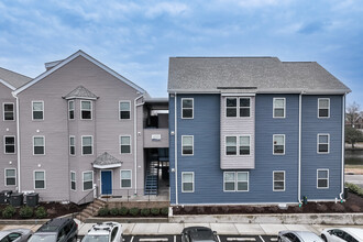 Hague Club Apartments in Norfolk, VA - Building Photo - Building Photo