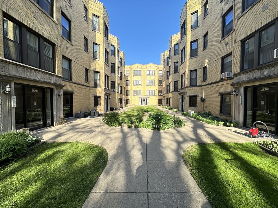 3817 N Greenview Ave in Chicago, IL - Building Photo