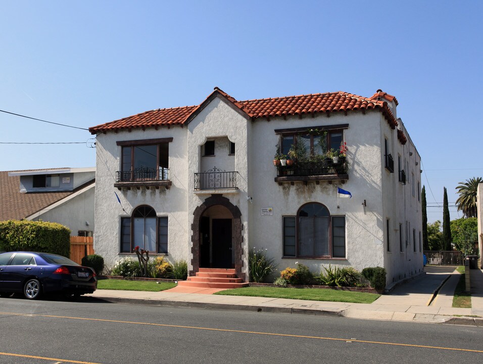 3109-3117 E 4th St in Long Beach, CA - Building Photo