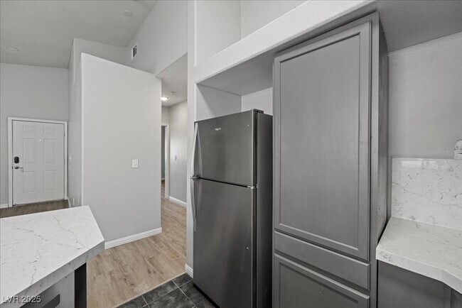 property at 900 Heavenly Hills Ct