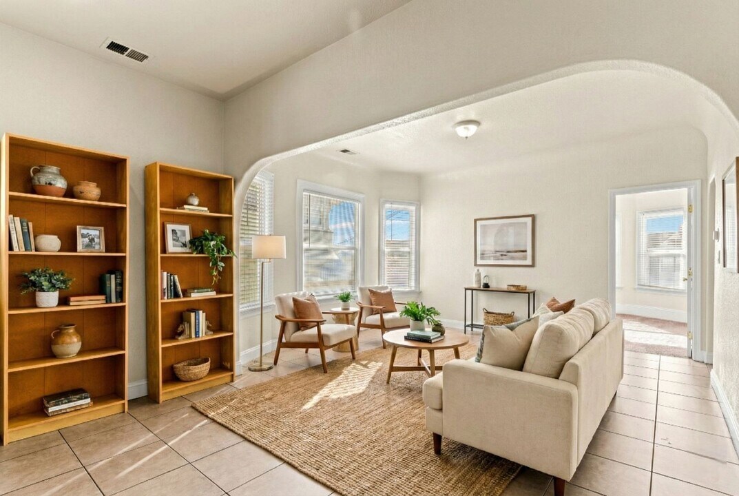 518 W MacArthur Blvd in Oakland, CA - Building Photo